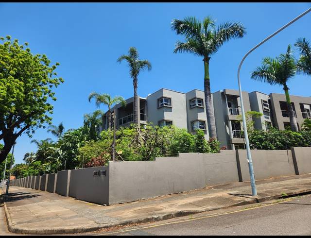 1 BEDROOM APARTMENT FOR SALE IN ESSENWOOD